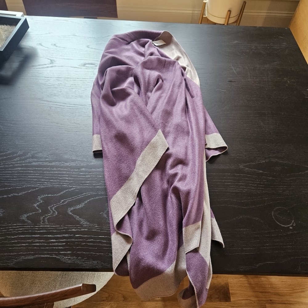 Reversible Shawl - Picture 2 of 4